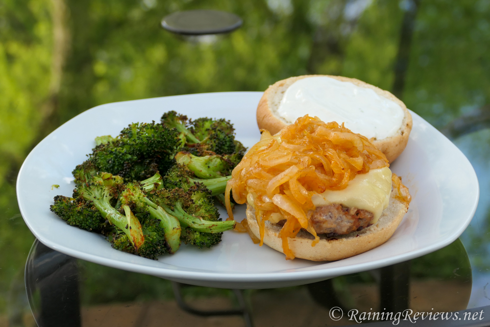 HelloFresh Gouda Pork Burgers with Roasted Broccoli, photo by RainingReviews.com